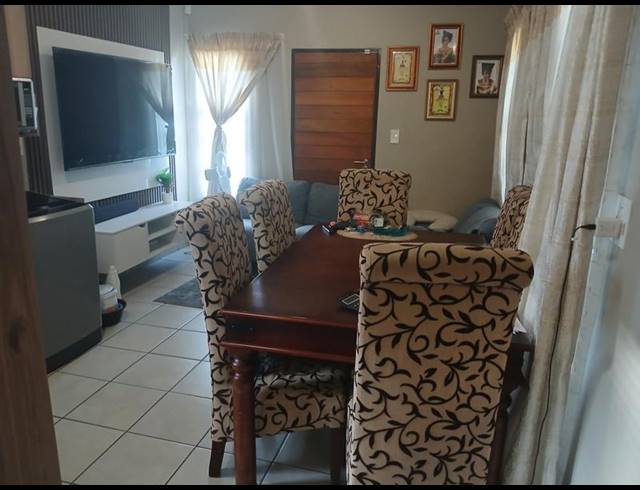 3 BEDROOM HOUSE FOR SALE IN SOUTH HILLS